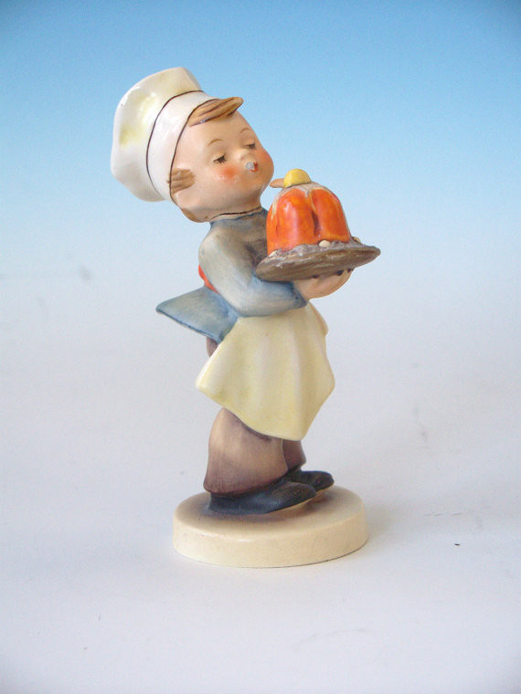 Baker figurine HUM128