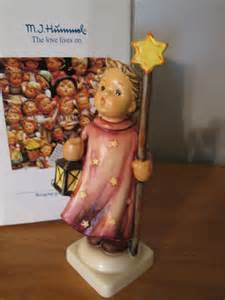 Christmas Song Figurine HUM34340